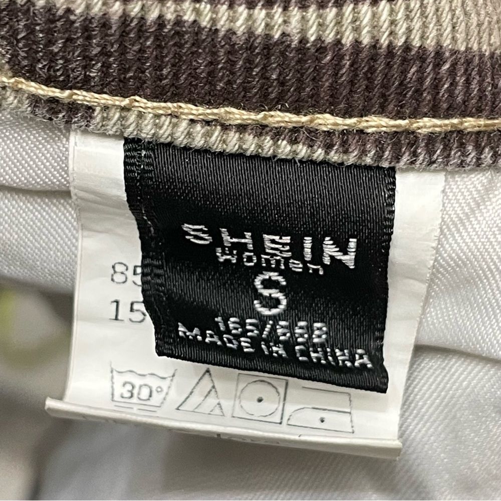 SHEIN High Waist Raw Hem Tiger Striped Short Shorts Brown Cream Size Small - Picture 6 of 8
